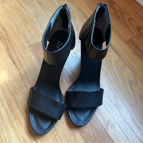 Seychelles black zipper wedge. 8.5 women’s. Worn once but no box. - Picture 5 of 10